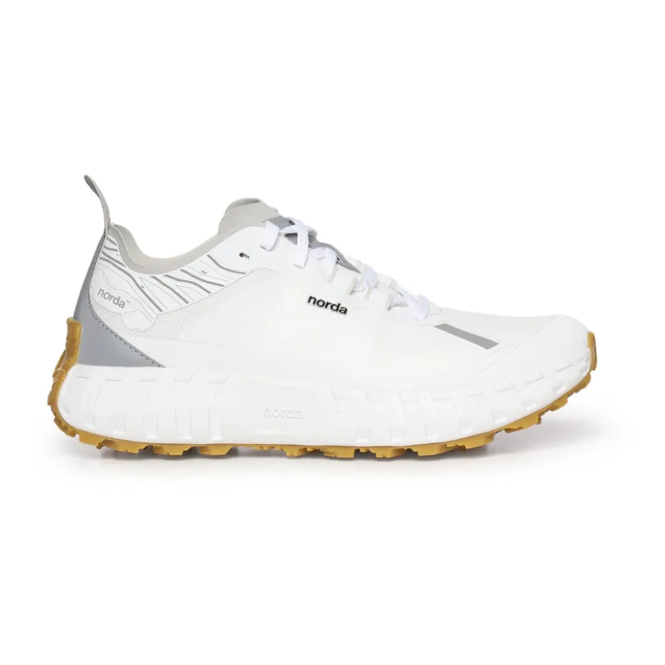 001A Trail Running Shoe