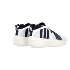 Basketball Shoe Lace-Up Closure Dame 8