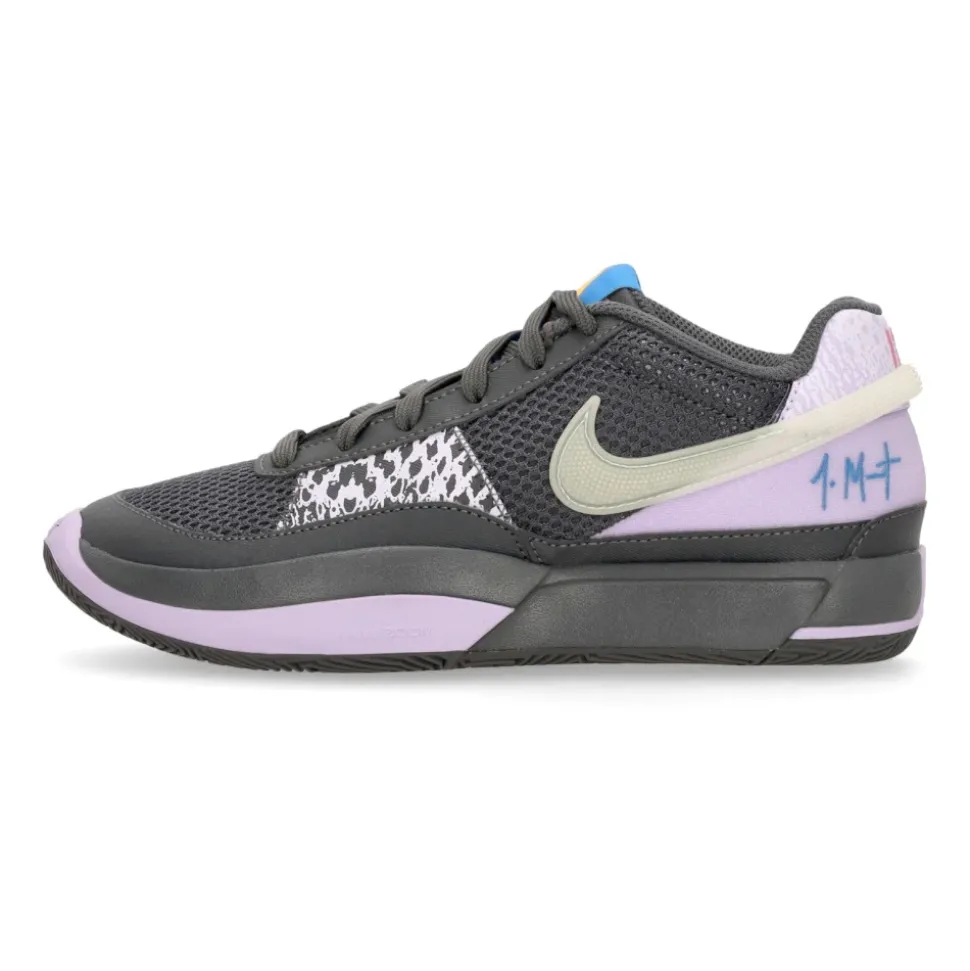 Basketball Shoe with Personal Touch