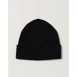 Black Hats for Stylish Look