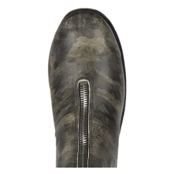 Boot with front zip