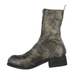 Boot with front zip