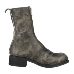 Boot with front zip
