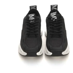 Canvas sneaker