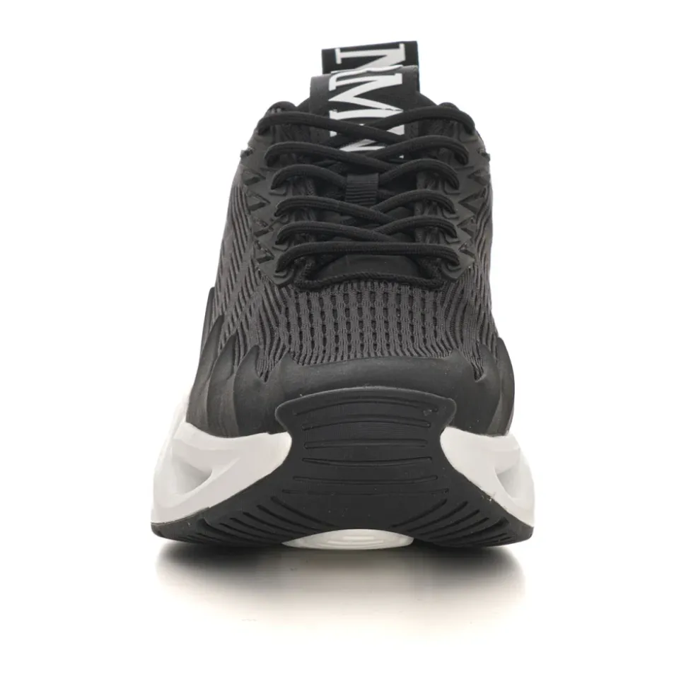 Canvas sneaker