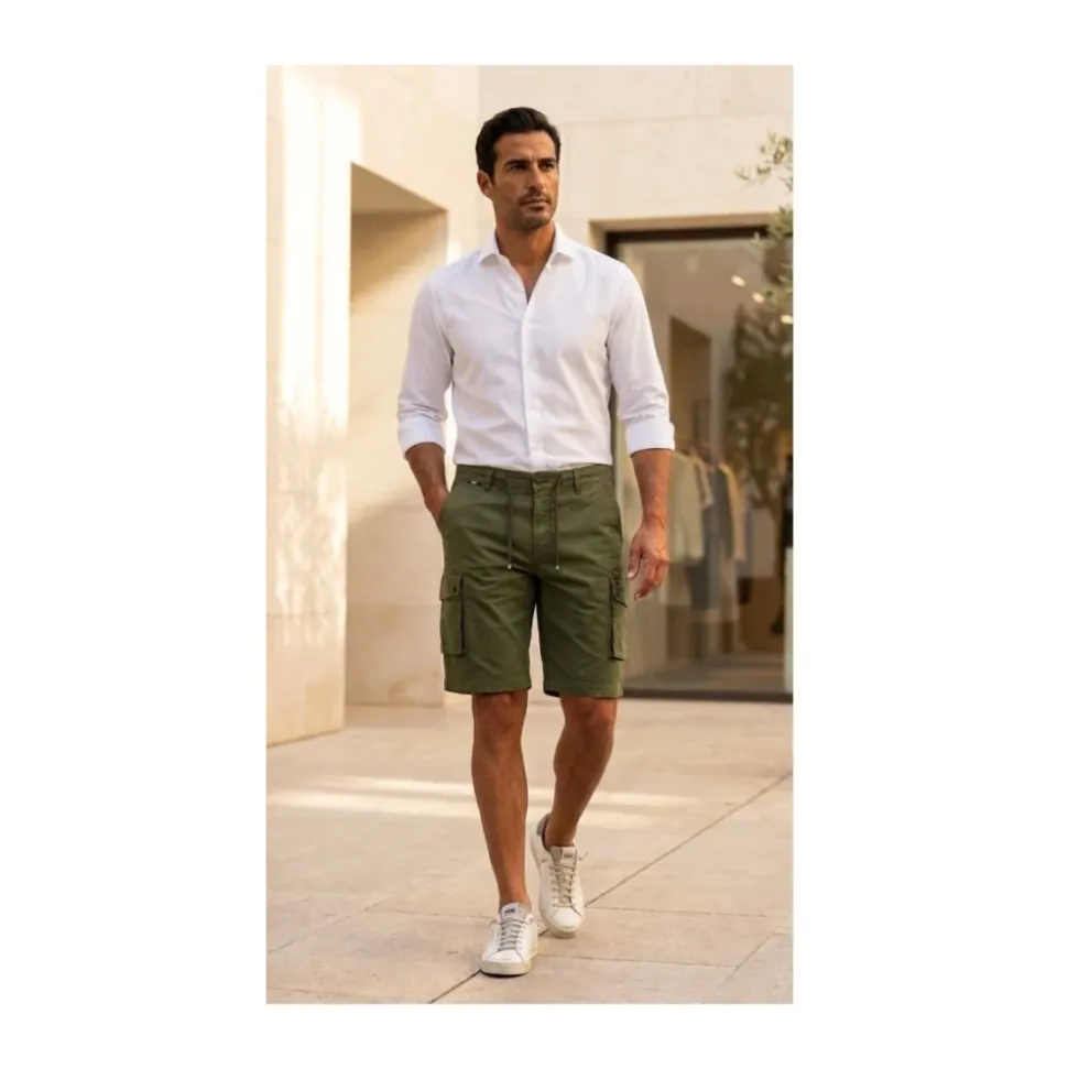 Carrot-Cut Cargo Bermudas