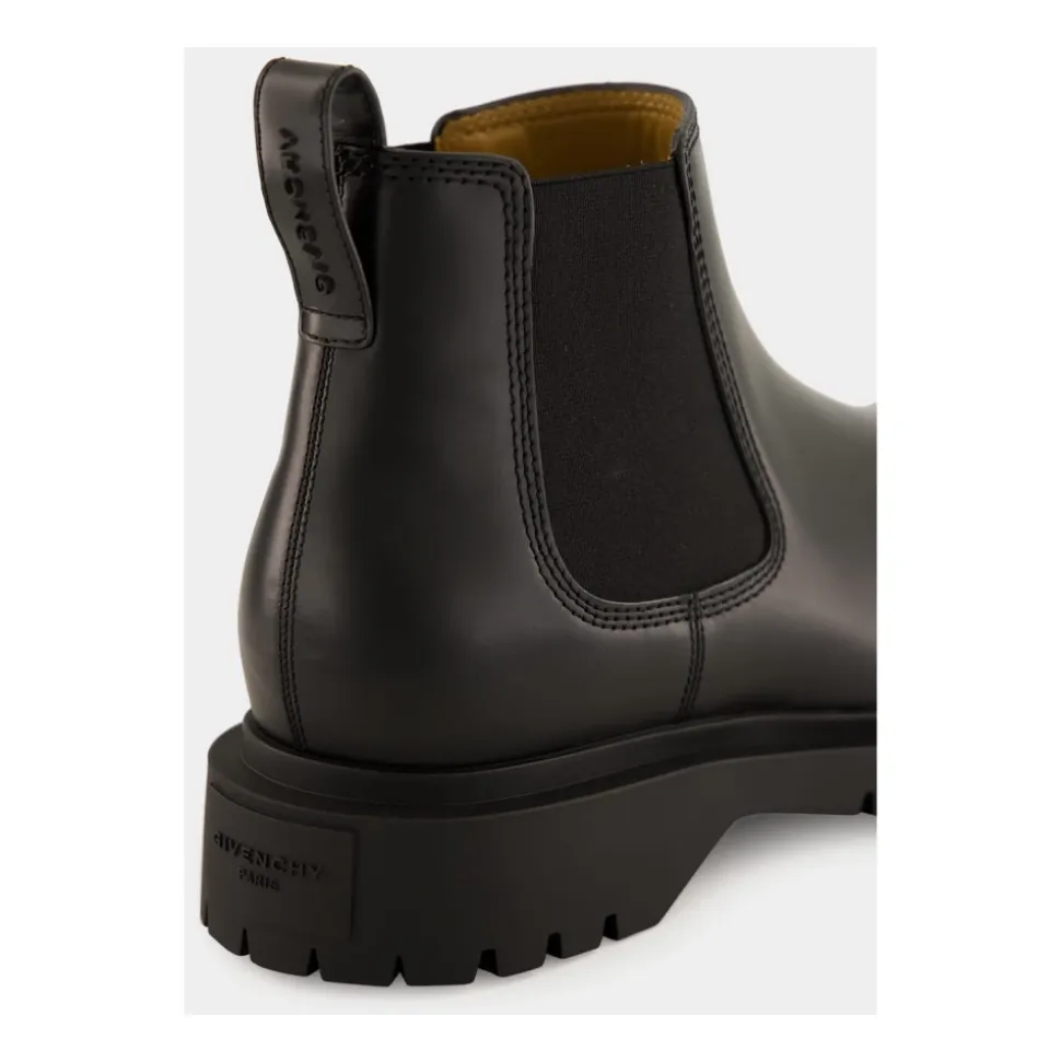 Chelsea Boots in Leather