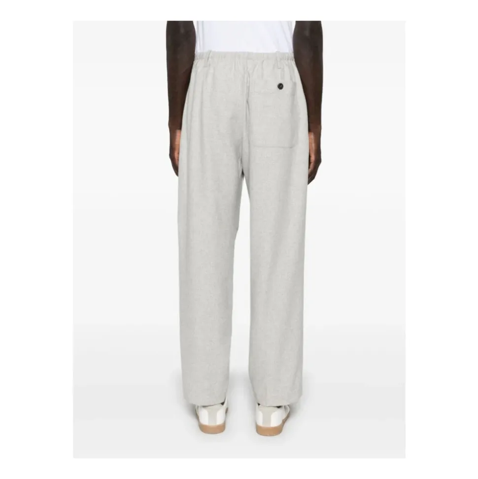 Chinos