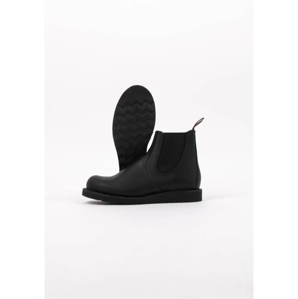 Classic Chelsea Black Boots