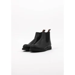 Classic Chelsea Black Boots