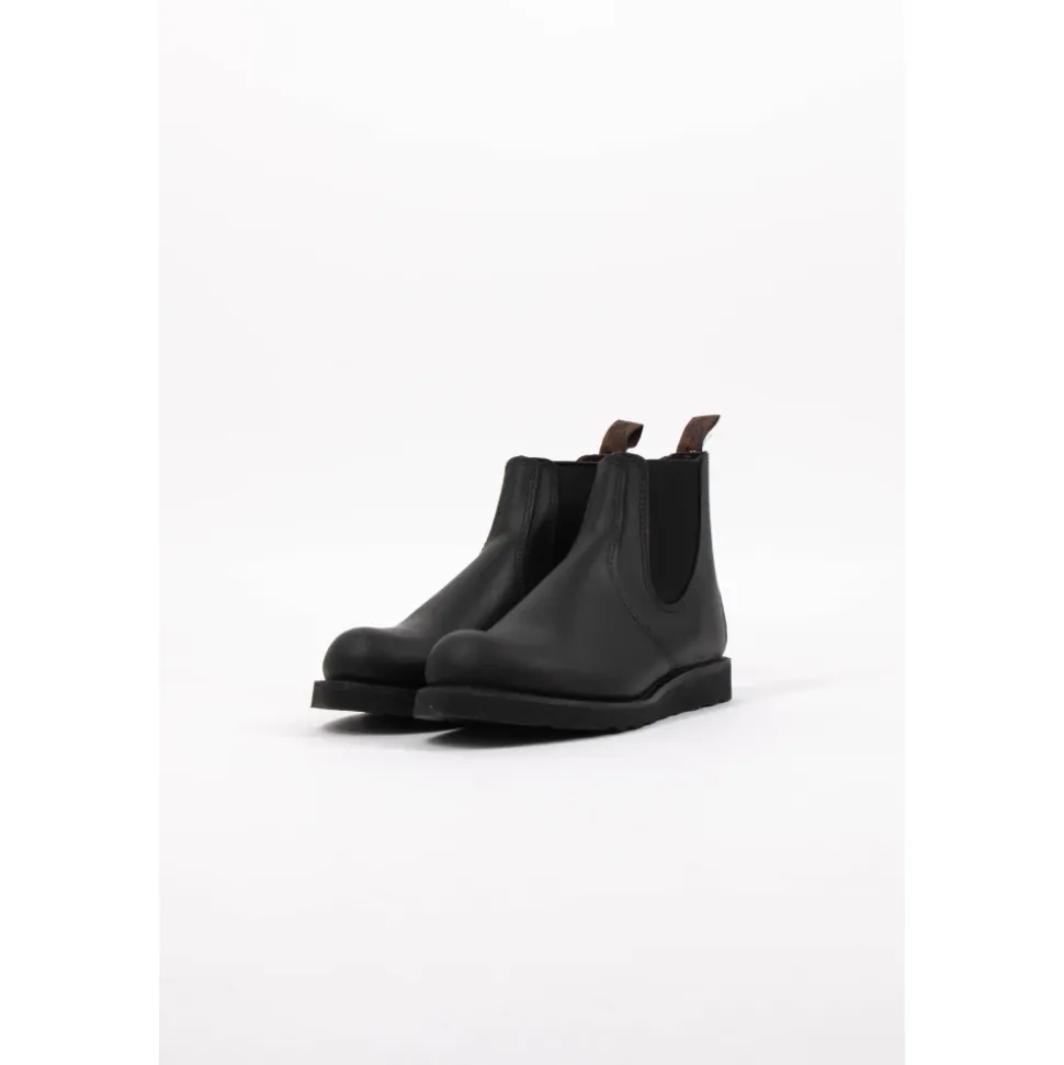 Classic Chelsea Black Boots