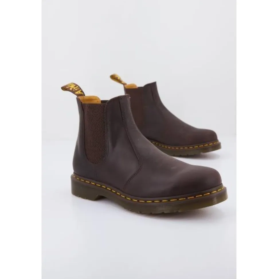 Classic Chelsea Boots for Everyday Wear