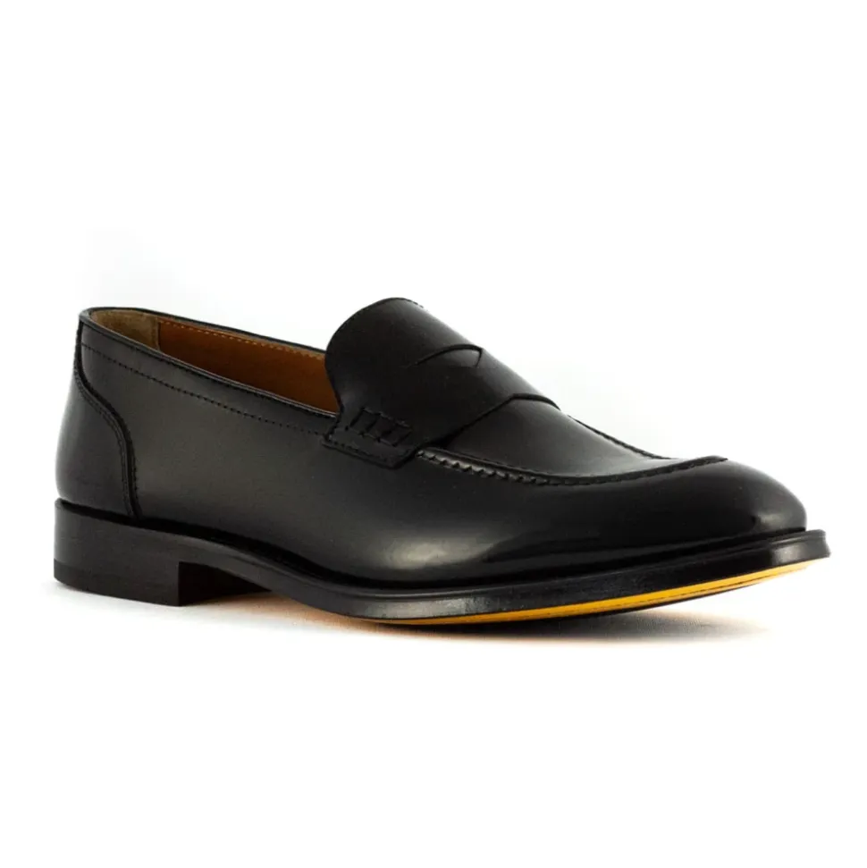 Doucal's Flat shoes