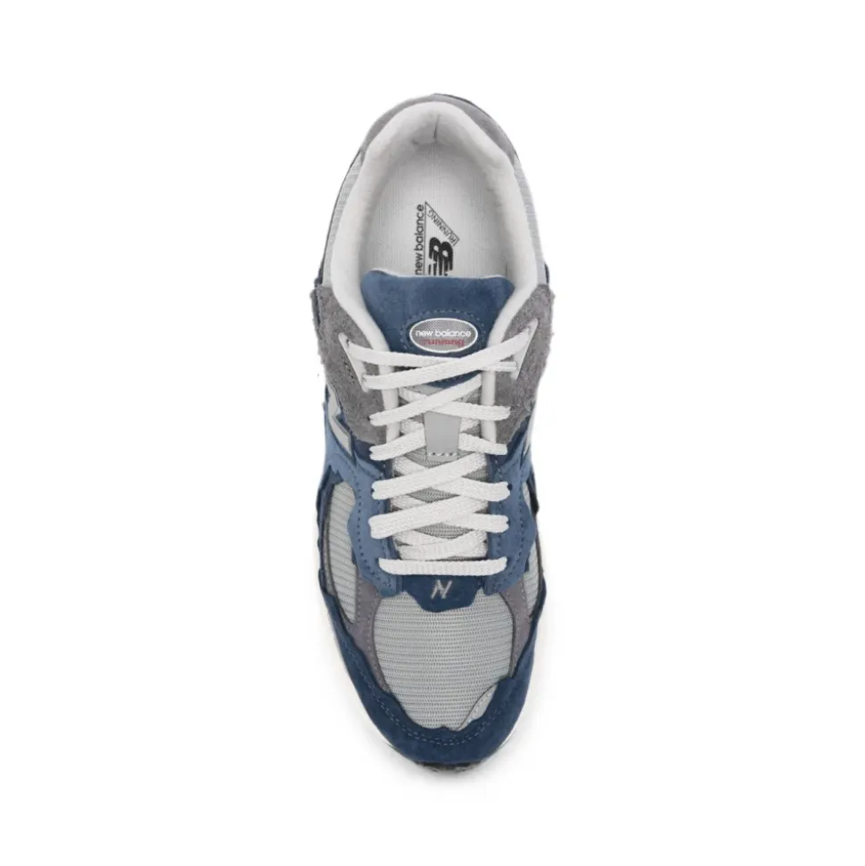 2002D Sneakers
