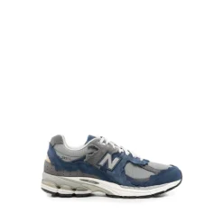 2002D Sneakers