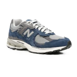 2002D Sneakers