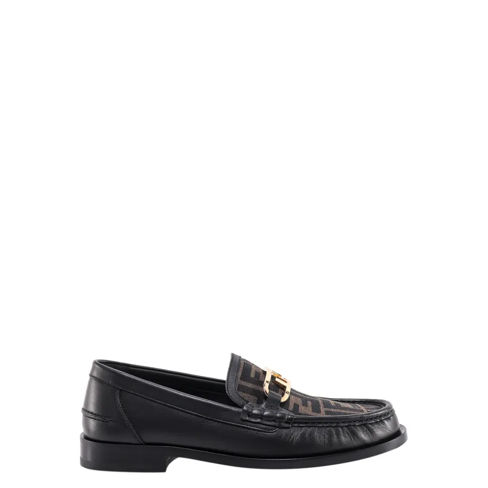 Flat shoes with metal detail