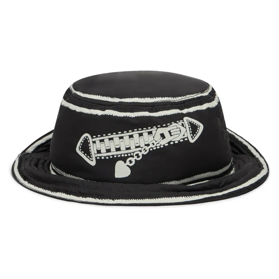 Hat with contrasting details