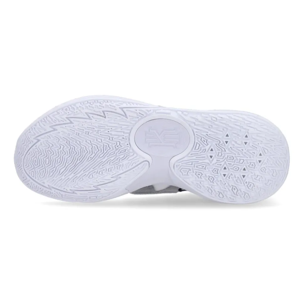 Kyrie Low 5 Basketball Shoe
