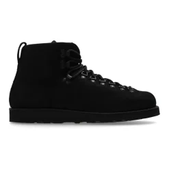 Lace-up shoes