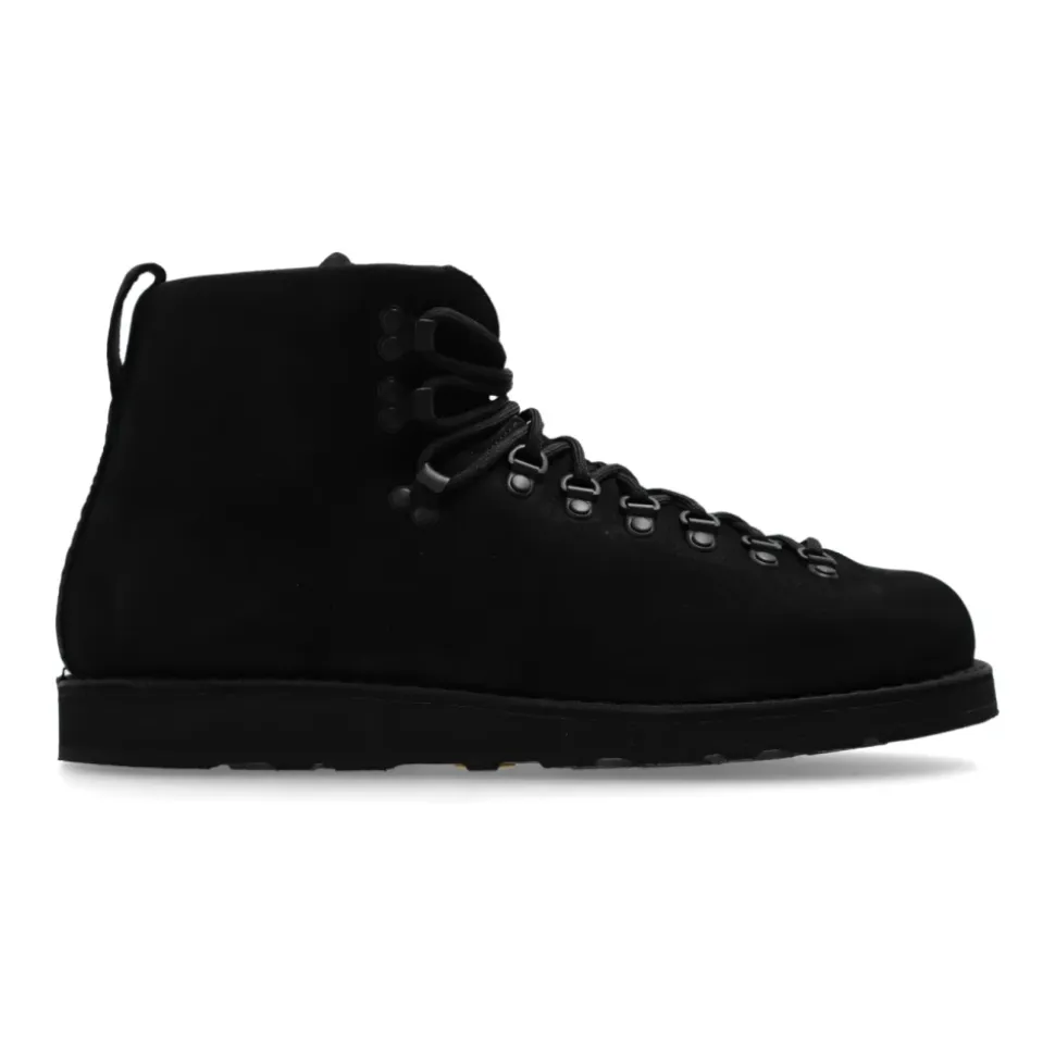 Lace-up shoes