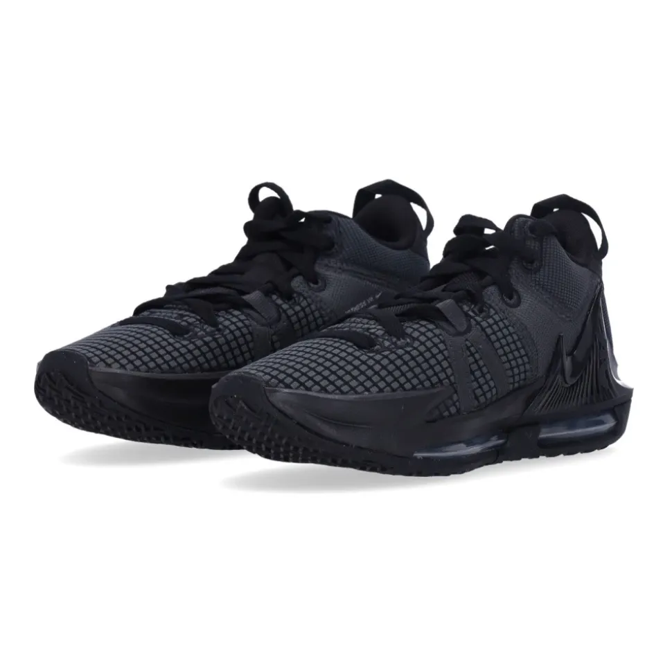 Lebron Witness VII Basketball Shoe