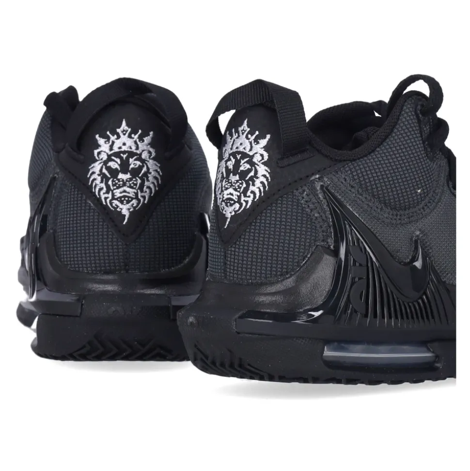 Lebron Witness VII Basketball Shoe