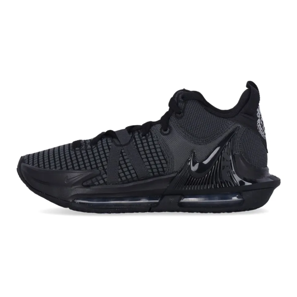 Lebron Witness VII Basketball Shoe