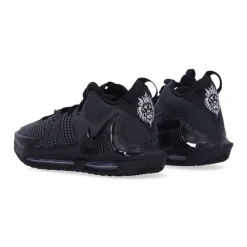 Lebron Witness VII Basketball Shoe