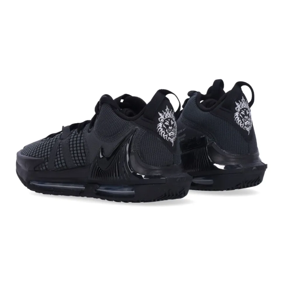 Lebron Witness VII Basketball Shoe