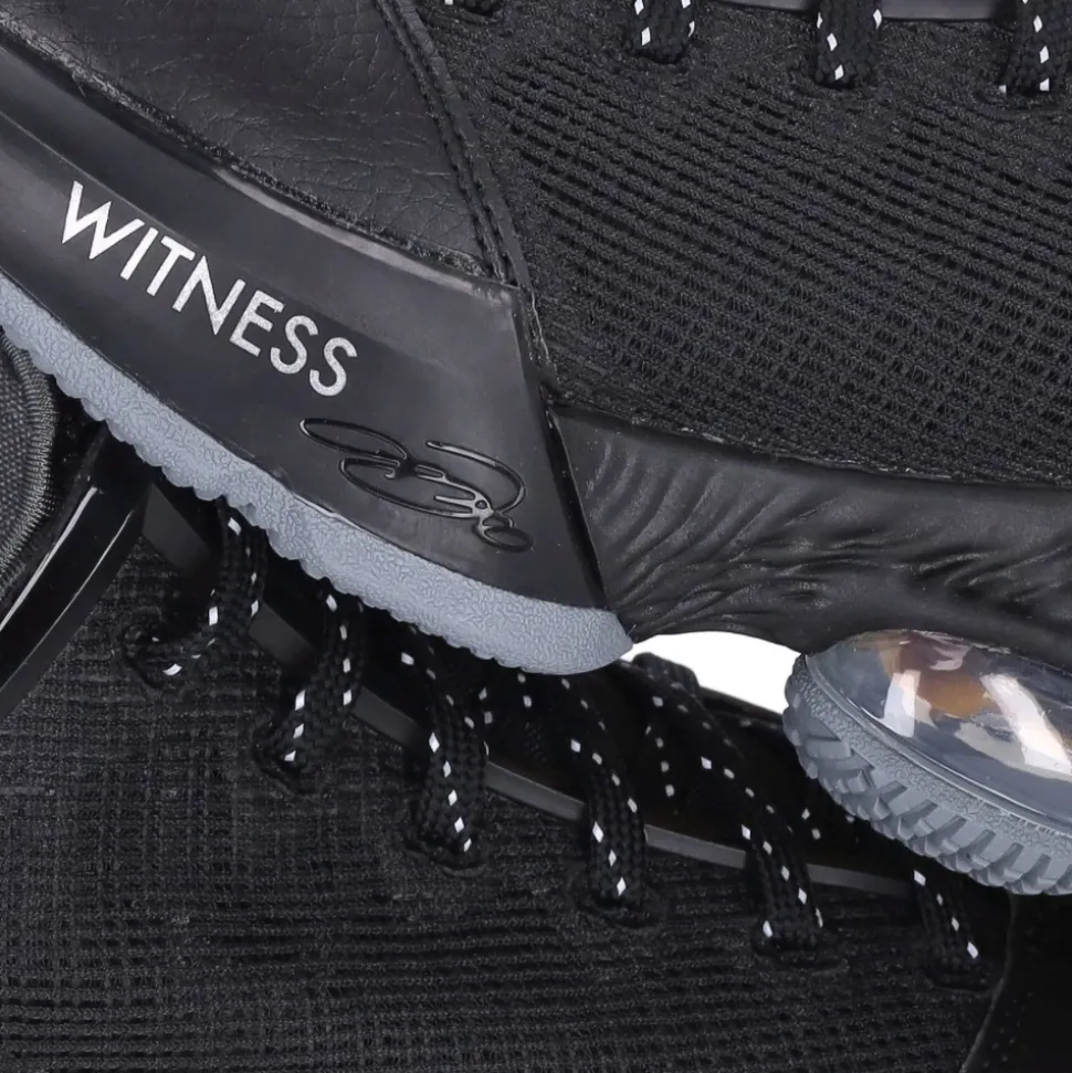 LeBron XIX Low Basketball Shoes