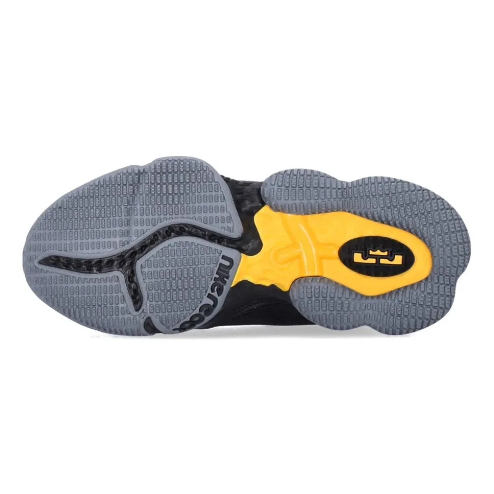 LeBron XIX Low Basketball Shoes