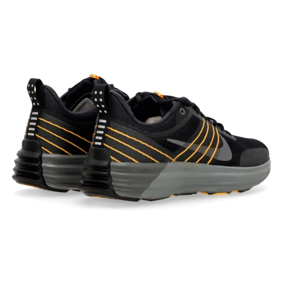 Lightweight Running Shoe with Reflective Design