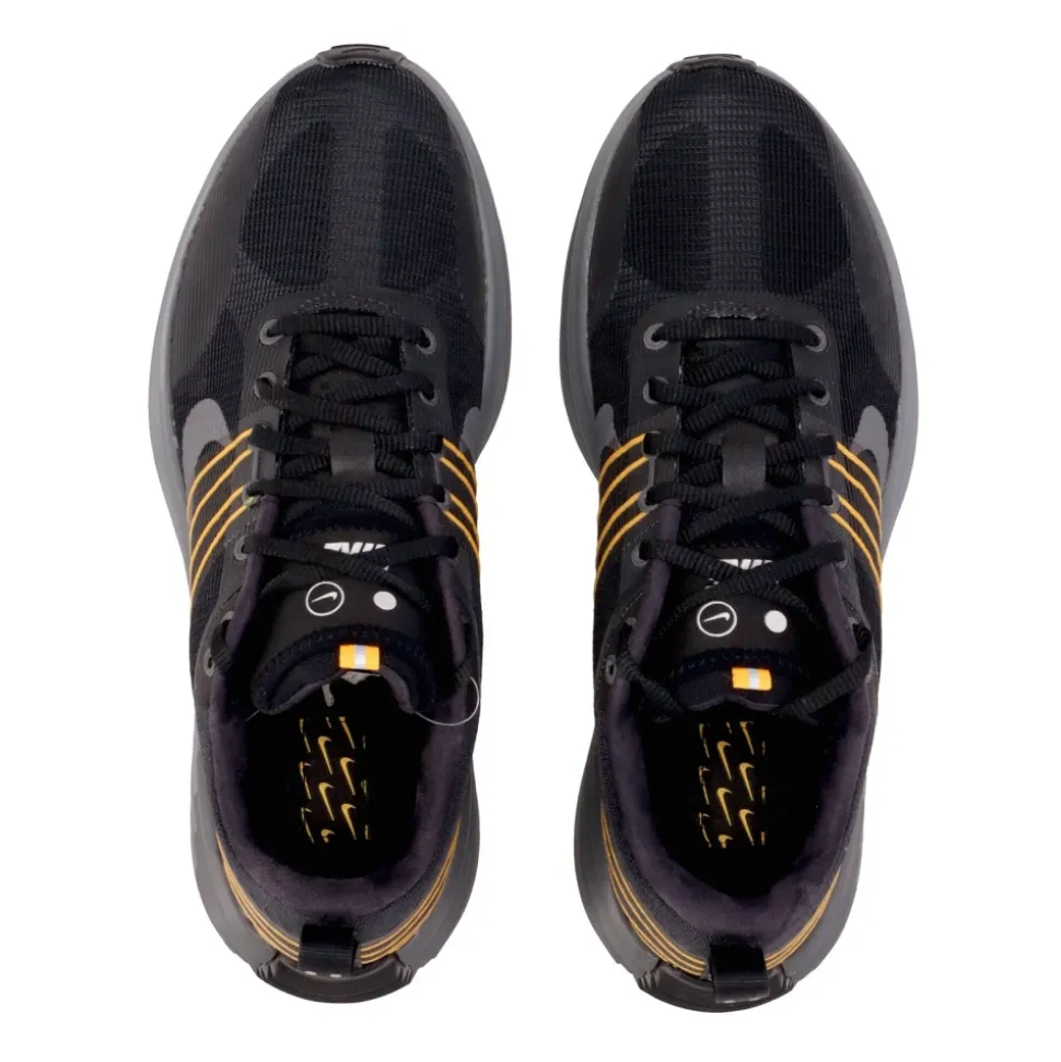 Lightweight Running Shoe with Reflective Design