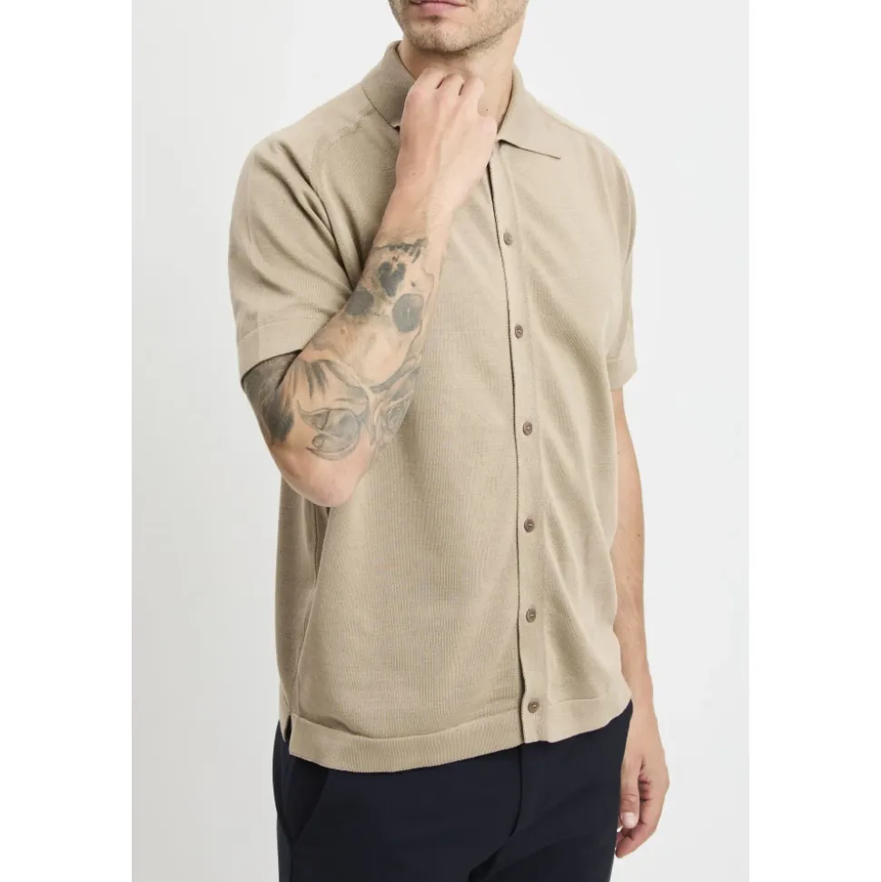 L'overshirt a manica corta
