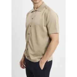 L'overshirt a manica corta