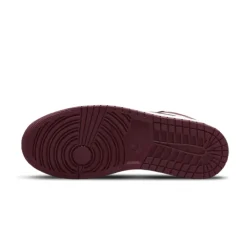 Low Bordeaux Sneakers Elegant Design