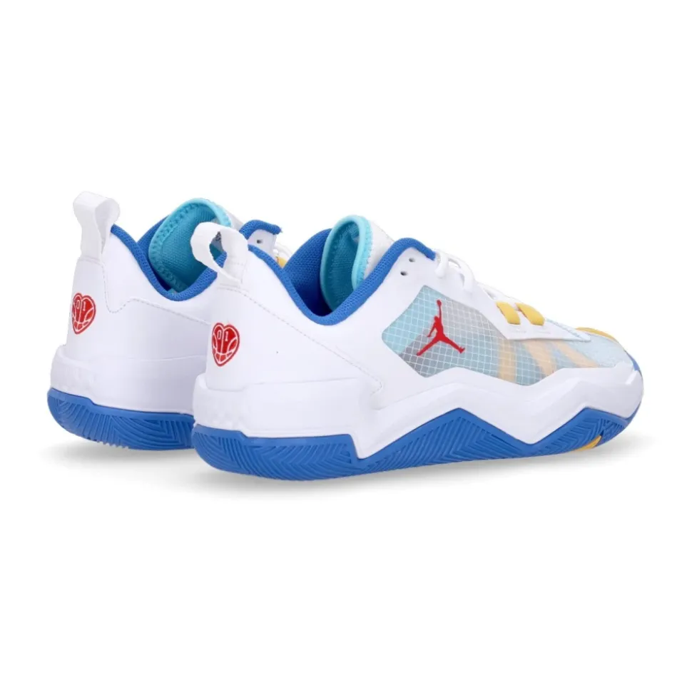 Low Profile Basketball Shoe