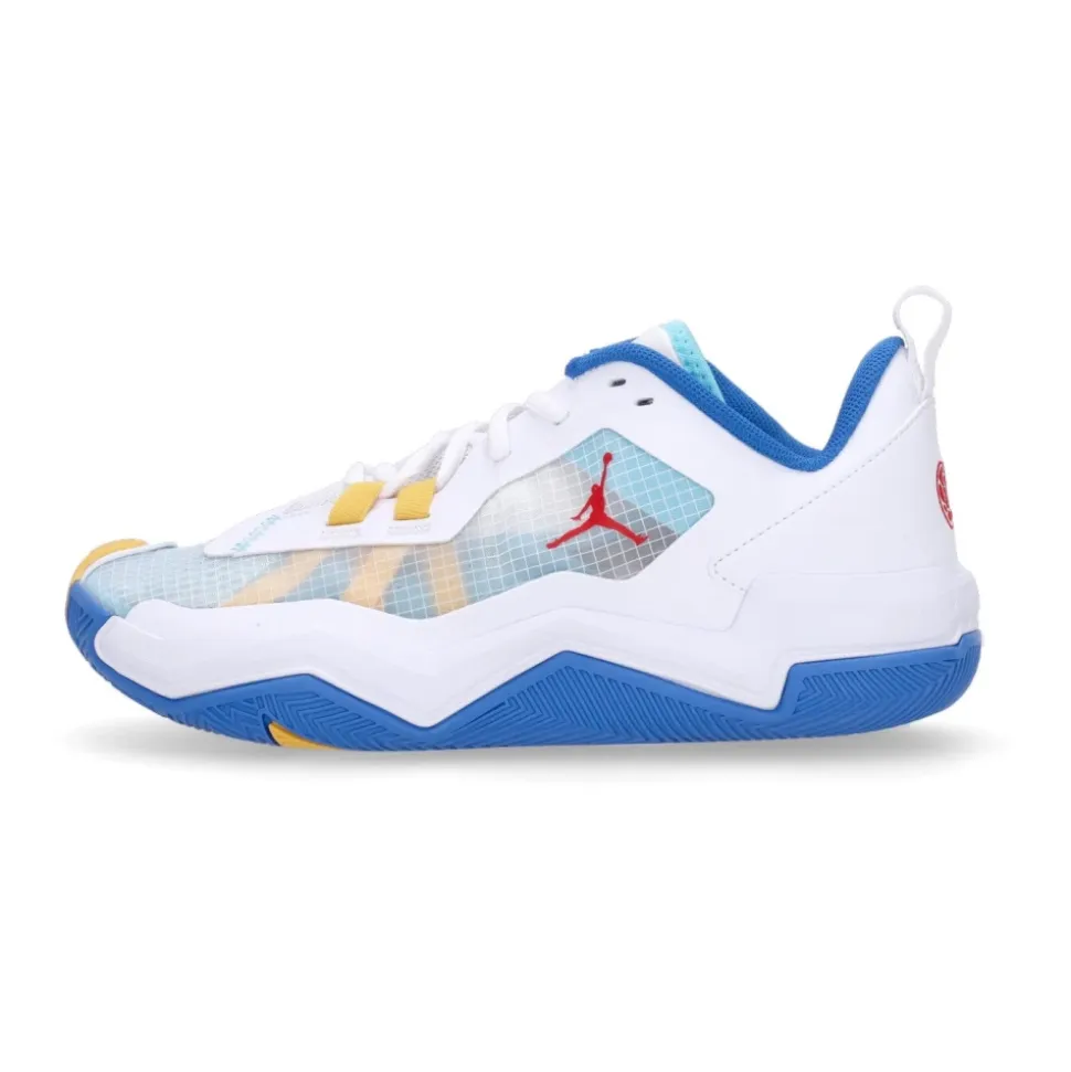 Low Profile Basketball Shoe