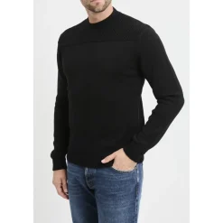 Maglia girocollo a coste in lana vergine