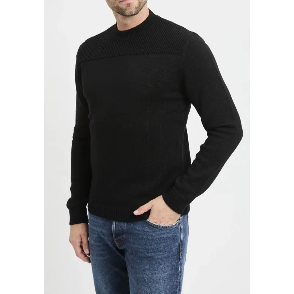 Maglia girocollo a coste in lana vergine