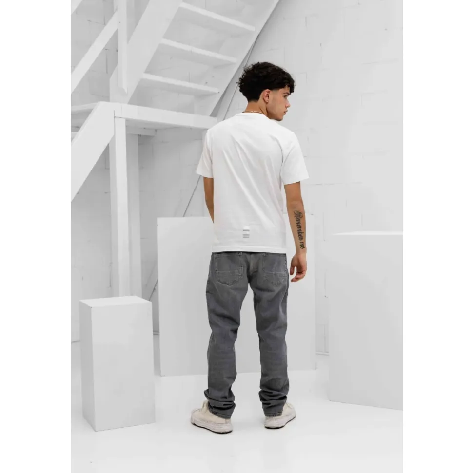 7M001327 T-Shirt