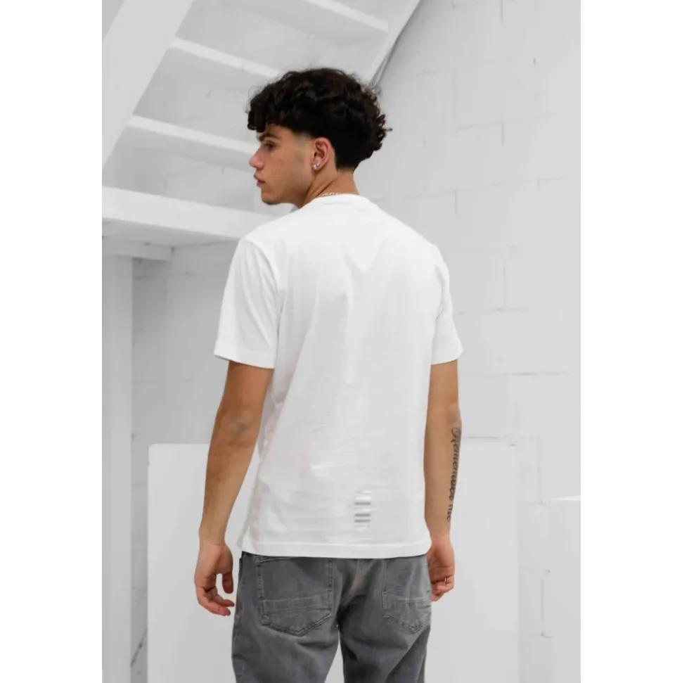 7M001327 T-Shirt