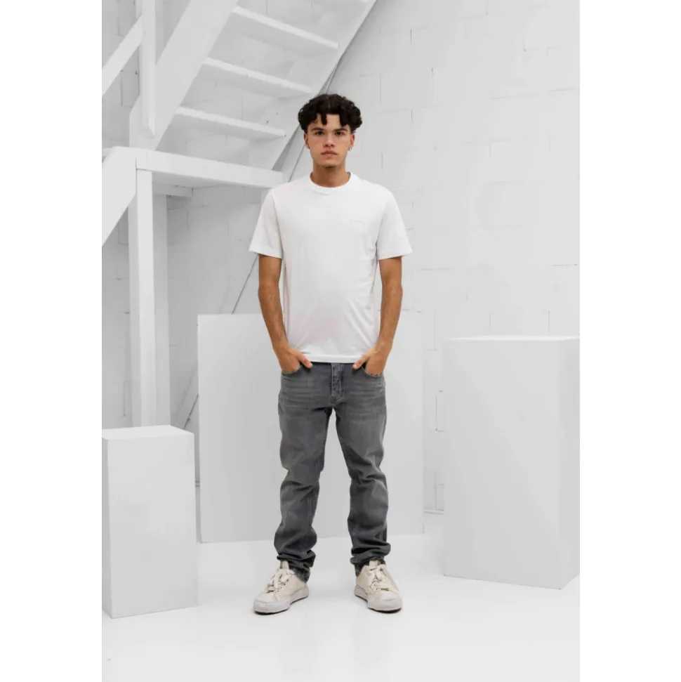 7M001327 T-Shirt