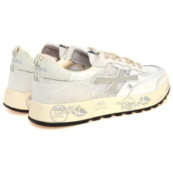 Nous Sneaker