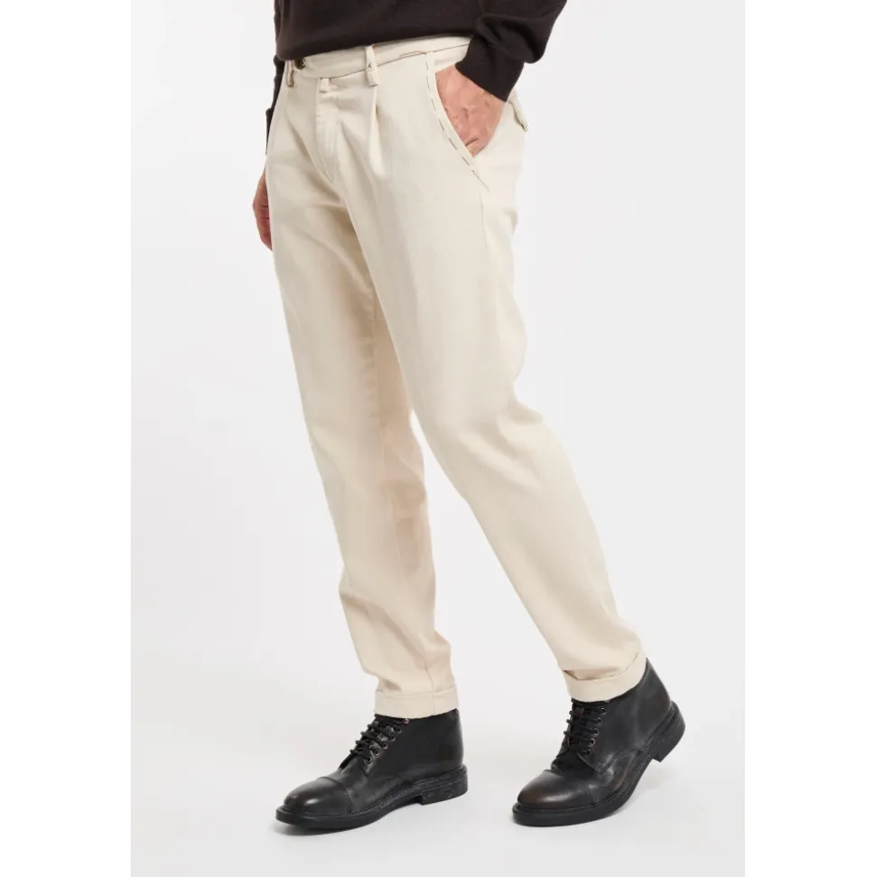 Pantalone Chino