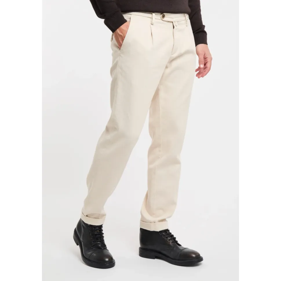 Pantalone Chino