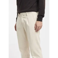 Pantalone Chino