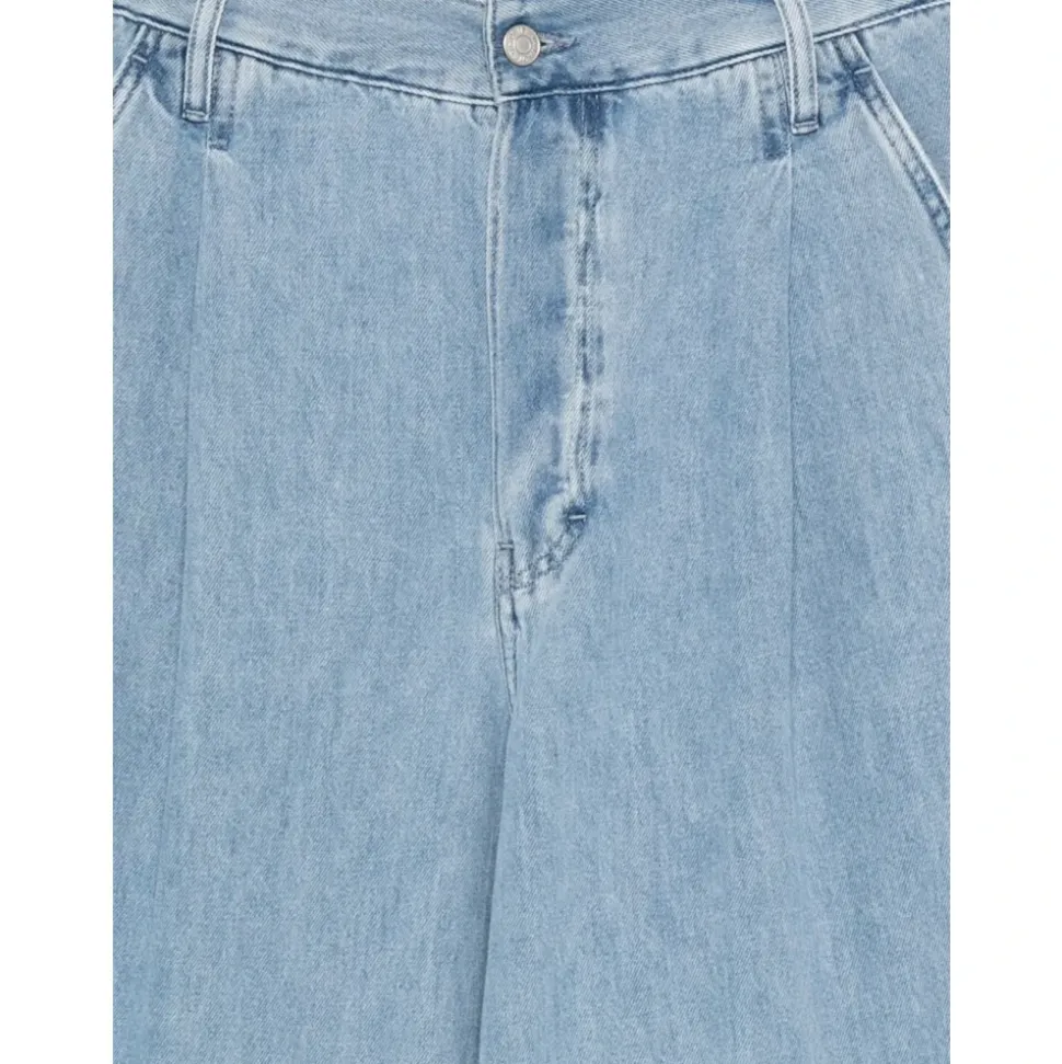 Pleated Jeans