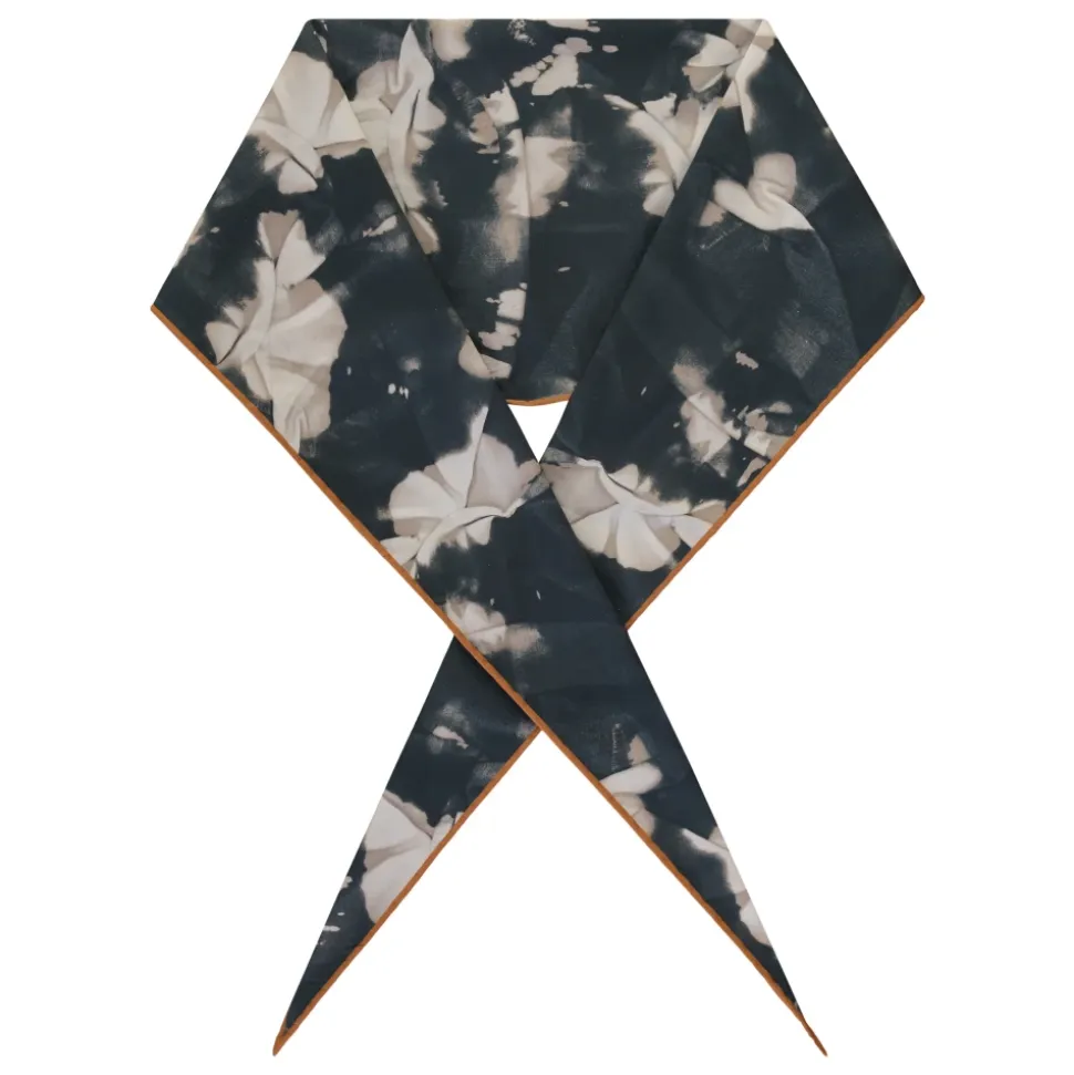 Pointed Profile Scarf